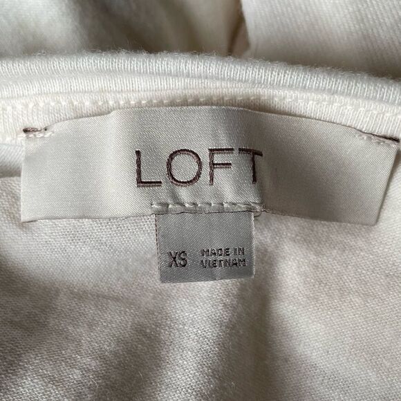 LOFT Off-White Long Sleeve Blouse w/Embroidered Scalloped Bottom (XS) - Picture 8 of 11